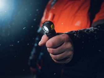 ArmyTek Wizard C2 Pro Magnet Biała latarka ręczna LED z uchwytem magnetycznym 2500 lm 4800 h 65